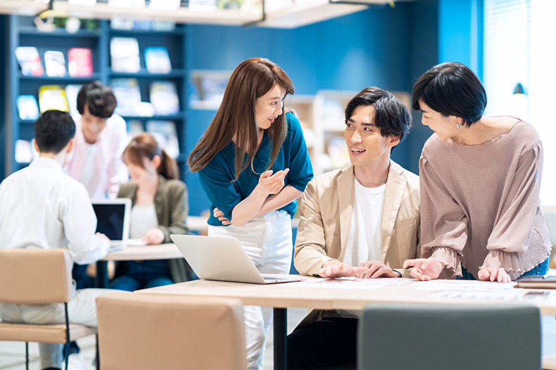 フリーアドレスはデメリットばかりで意味がない?課題への対処法や成功事例を紹介