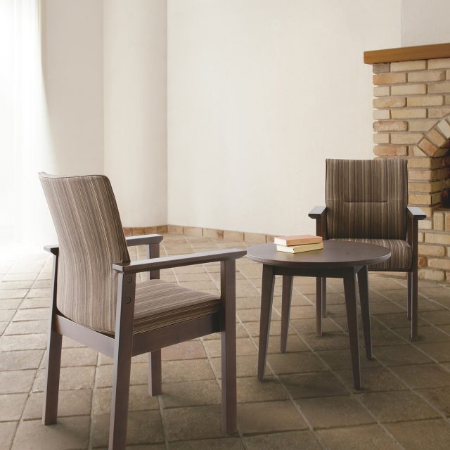 JUZA entrance chair