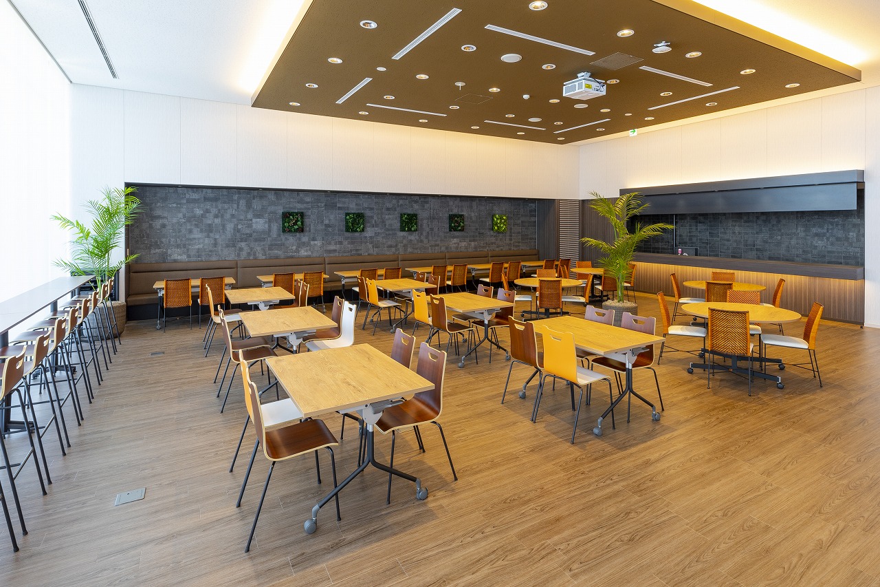 ANA Blue Base (全日本空輸株式会社)
