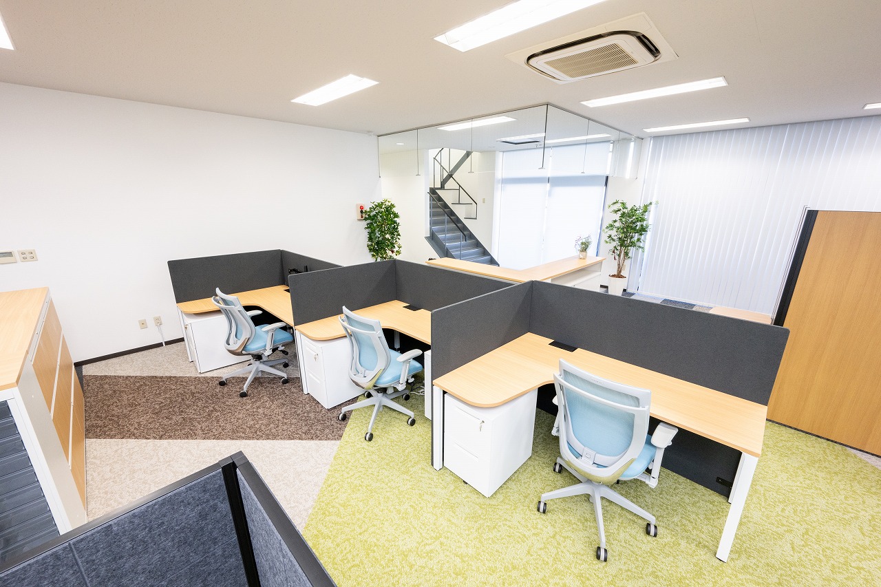 クイン株式会社｜オフィスデザイン・レイアウト事例｜アイリスチトセ株式会社