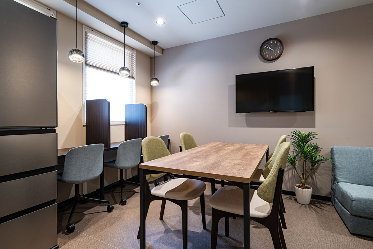 プラウドライフ株式会社　介護付き有人老人ホーム　はなことばプラス哲学堂