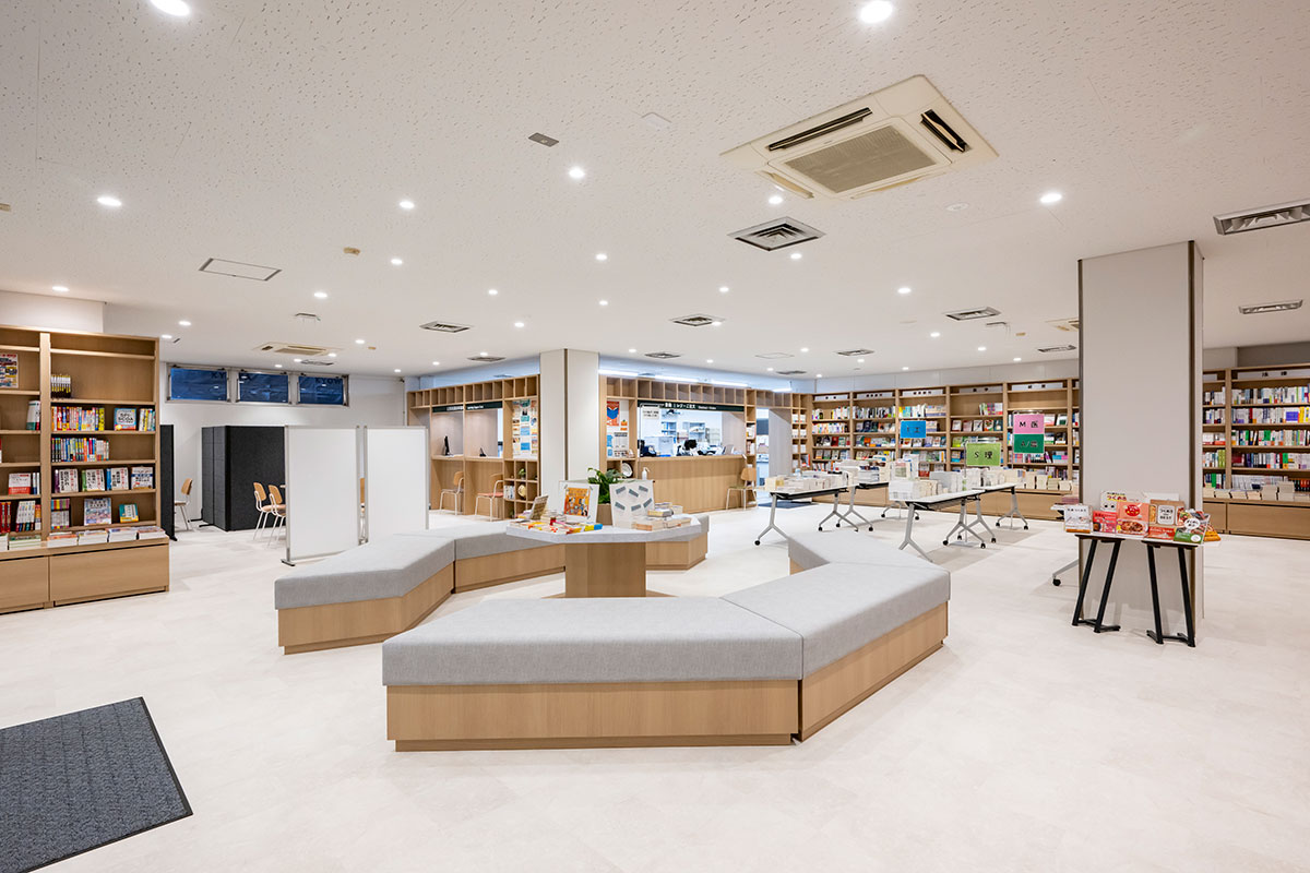 国立大学法人 新潟大学　厚生棟1階