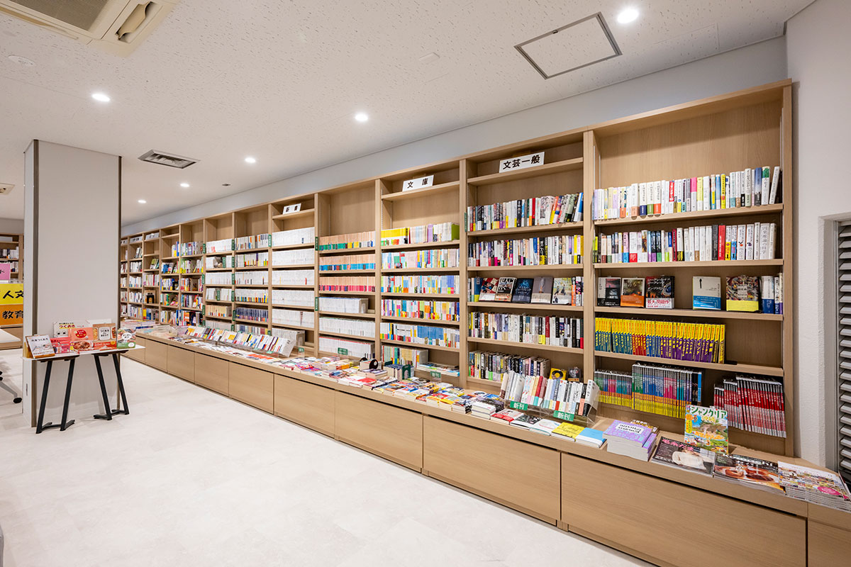 国立大学法人 新潟大学　厚生棟1階