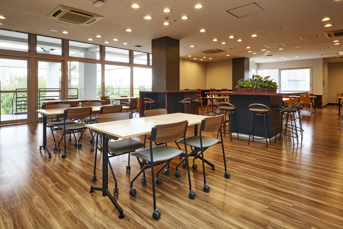 学校法人中内学園 流通科学大学